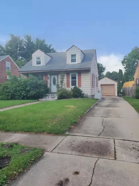 2008 Oregon Ave, Rockford, IL 61108