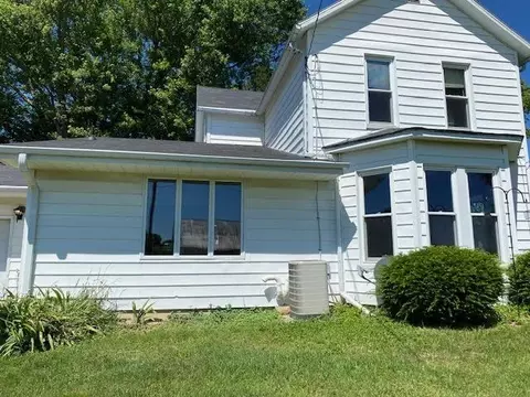 Exterior - 3783 E Lamm Rd, Freeport, IL 61032 photo 2 of 5