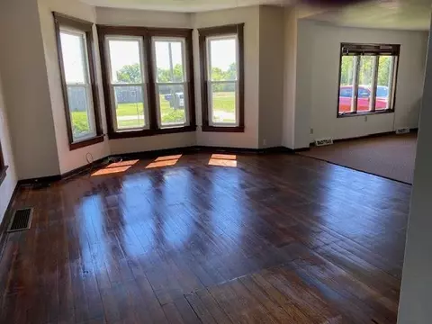 Living - 3783 E Lamm Rd, Freeport, IL 61032 photo 1 of 2