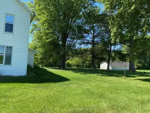 Exterior - 3783 E Lamm Rd, Freeport, IL 61032 photo 3 of 5