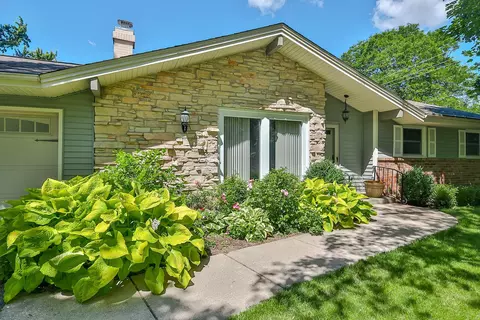4575 Cinnamon Ln, Rockford, IL 61114