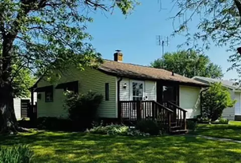 1702 Ontario Ave, Savanna, IL 61074