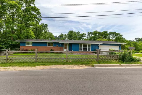 926 Fulton St, Galena, IL 61036