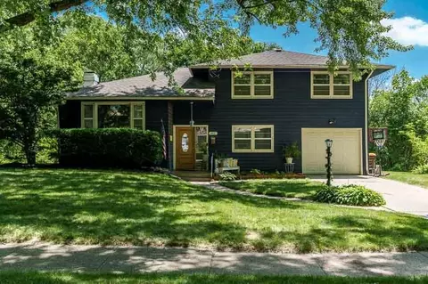 411 Sunrise Ln, Rockford, IL 61107
