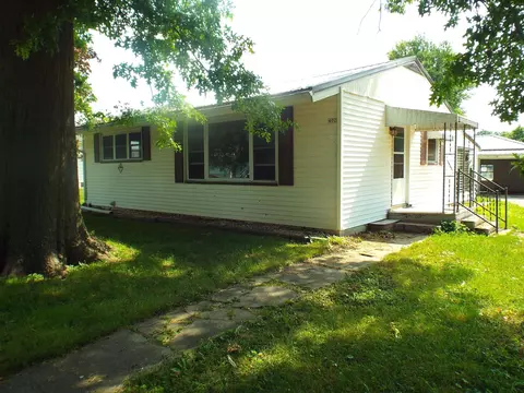 402 Dayton St, Hanover, IL 61041
