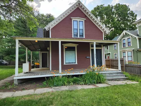 522 N Rockton Ave, Rockford, IL 61103