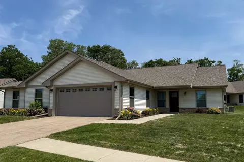 5618 Jackies Dr, Loves Park, IL 61111