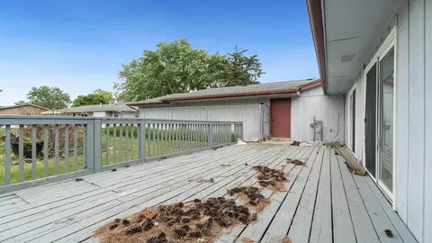 Exterior - 9844 N 2nd St, Roscoe, IL 61073 photo 6 of 9