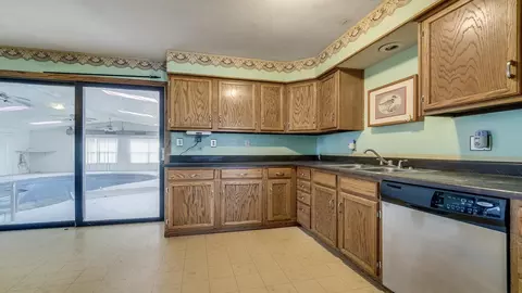 Kitchen - 9844 N 2nd St, Roscoe, IL 61073 photo 2 of 2