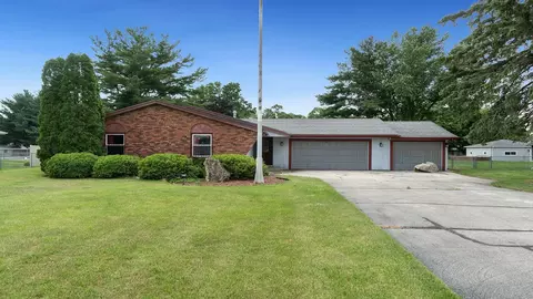 Exterior - 9844 N 2nd St, Roscoe, IL 61073 photo 1 of 9