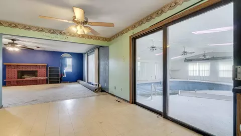 Living - 9844 N 2nd St, Roscoe, IL 61073 photo 4 of 7