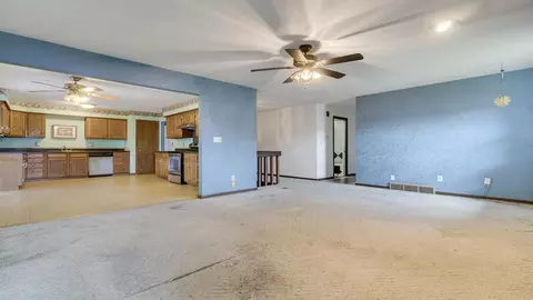 Living - 9844 N 2nd St, Roscoe, IL 61073 photo 3 of 7