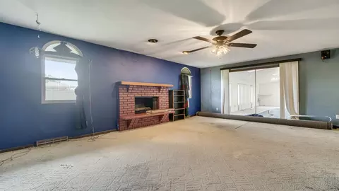 Living - 9844 N 2nd St, Roscoe, IL 61073 photo 2 of 7