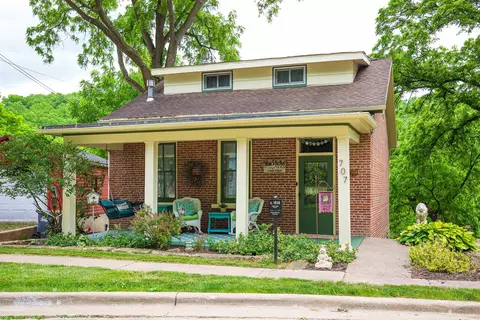 707 Dewey, Galena, IL 61036