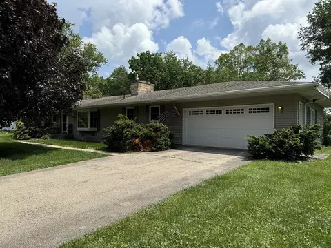 508 S East St, Mount Carroll, IL 61053