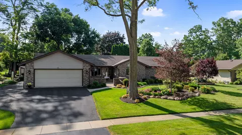 3173 Valley Woods Dr, Cherry Valley, IL 61016