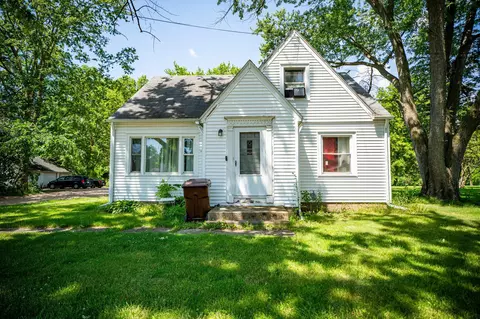 3623 S Main St, Rockford, IL 61102