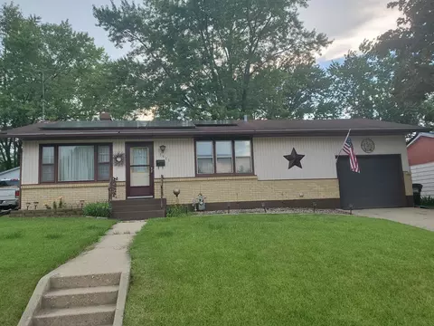 1511 Winter Dr, Freeport, IL 61032