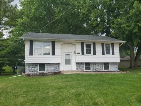 627 N Hunt Ave, Freeport, IL 61032