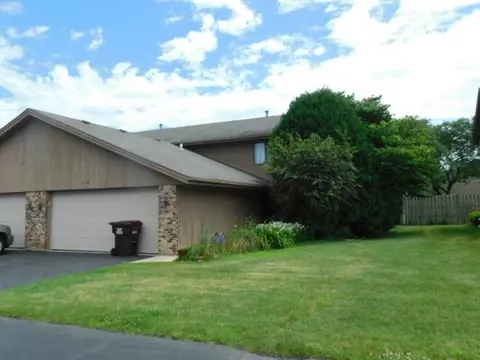 7329 Colosseum Apt 21 Dr, Rockford, IL 61107