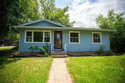 204 Main St, Holcomb, IL 61043