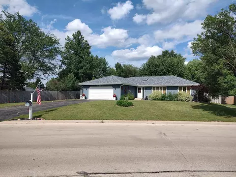 3401 Applewood Ln, Rockford, IL 61114