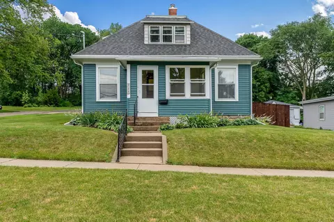 714 Monroe St, Oregon, IL 61061