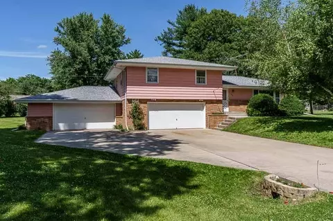 7574 Ivory Ct, Rockford, IL 61108