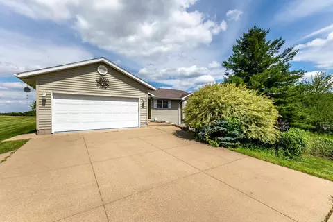 1 A88 Mustang Ln, Apple River, IL 61001