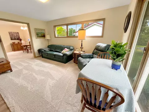 11 E Division, Shannon, IL 61078 photo 8