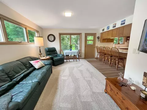 11 E Division, Shannon, IL 61078 photo 5