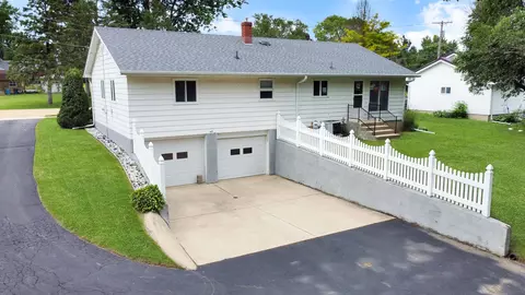 11 E Division, Shannon, IL 61078 photo 28