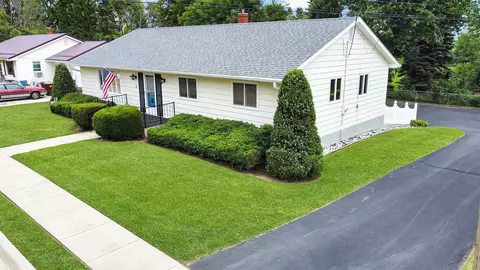 11 E Division, Shannon, IL 61078 photo 2