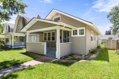 1906 Hancock St, Rockford, IL 61103