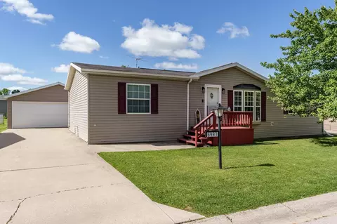 5437 Cypress Ln, Machesney Park, IL 61115