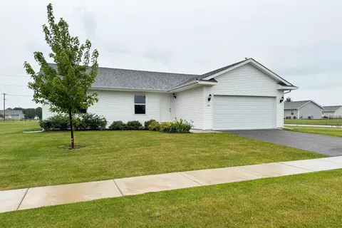 755 Fuller Ln, Belvidere, IL 61008