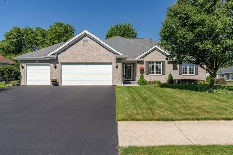 9942 Prairie Willow Pl, Roscoe, IL 61073