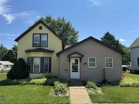 233 N Main St, Stockton, IL 61085