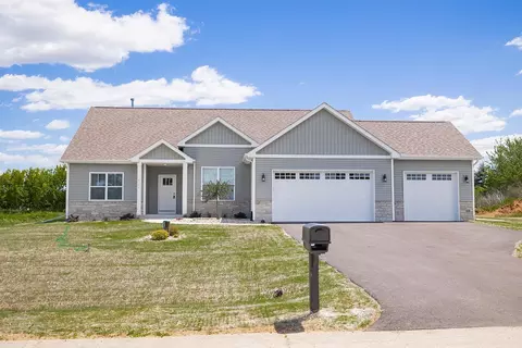 4104 Trimble Ln, Winnebago, IL 61088