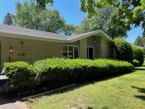 6315 Lyndhurst Ln, Rockford, IL 61109