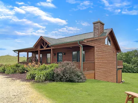 15 Lake Carroll Blvd # -1, Lanark, IL 61046