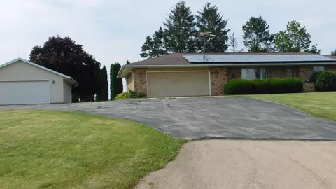 11024 W Raders Rd, Pearl City, IL 61062