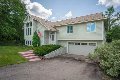 397 W Wachter Rd, Galena, IL 61036