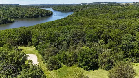 13 Waterford Dr, Galena, IL 61036