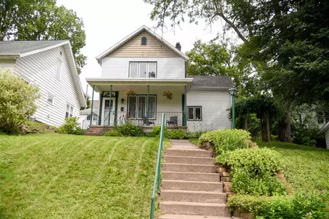 120 N Booth St, Dubuque, IA 52001