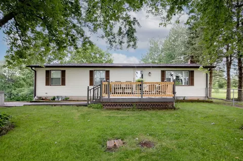 5028 N Dakota Rd, Dakota, IL 61018