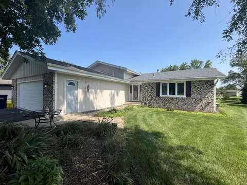 12749 Vivian Ct, Rockton, IL 61072
