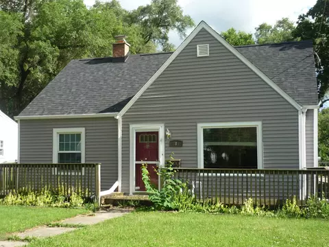 803 E River Ln, Loves Park, IL 61111
