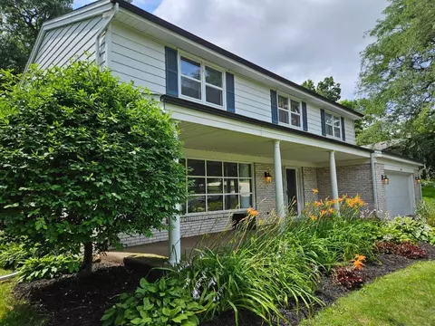 2410 Driftwood Ln, Rockford, IL 61107