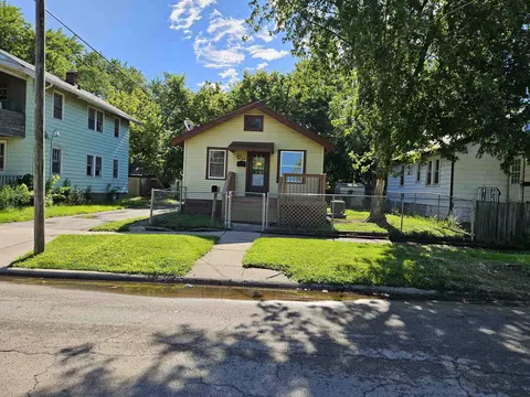 1818 Parmele St, Rockford, IL 61104